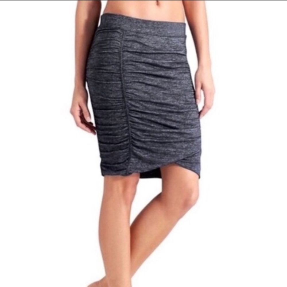 Athleta Twisted Odyssey cinched skirt